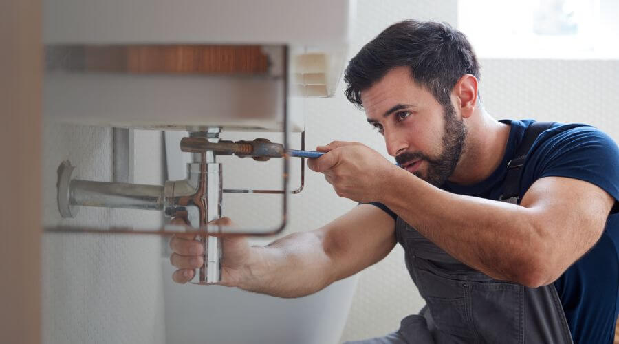 Expert burst pipe repair services in Taylorville, IL